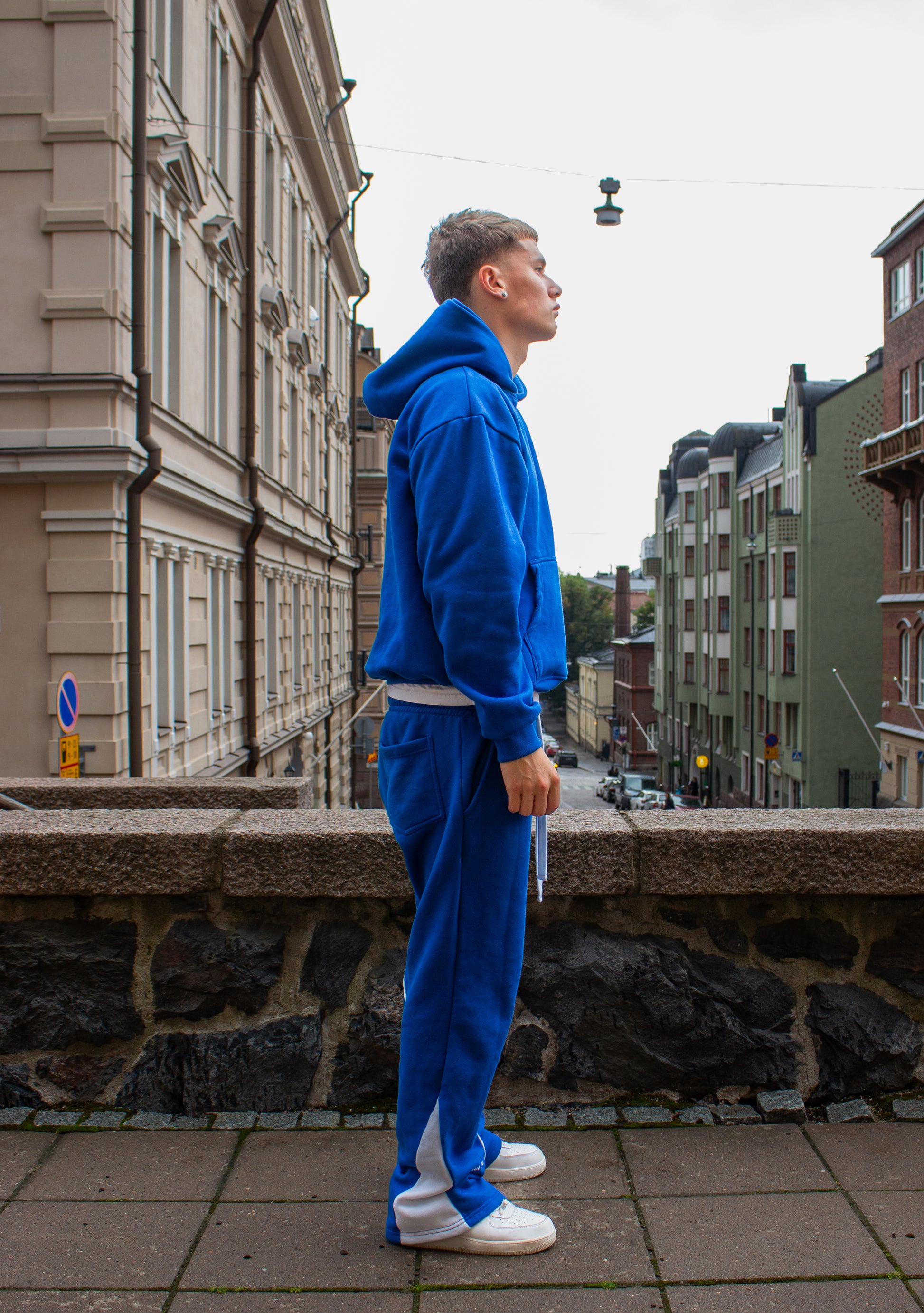 BLUE JOGGERS