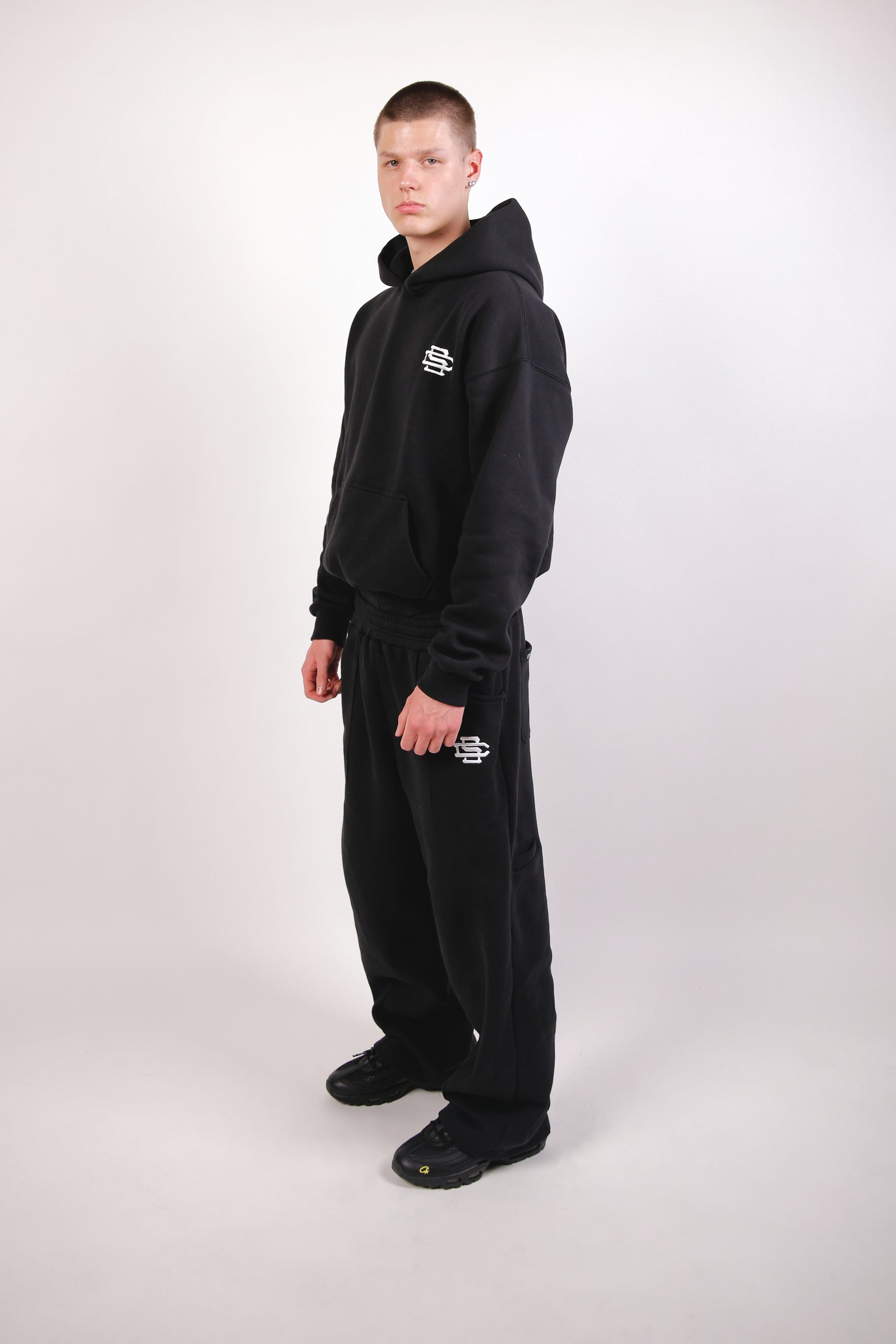 SOFT CORE BLACK HOODIE